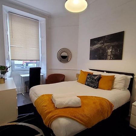 אדינבורו Leith Spectacular Apartment By Sensational Stay Short Lets & Serviced Accommodation With 6 Separate Beds & 2 Baths מראה חיצוני תמונה