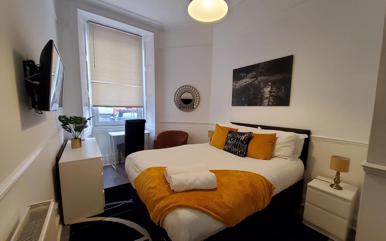 אדינבורו Leith Spectacular Apartment By Sensational Stay Short Lets & Serviced Accommodation With 6 Separate Beds & 2 Baths מראה חיצוני תמונה