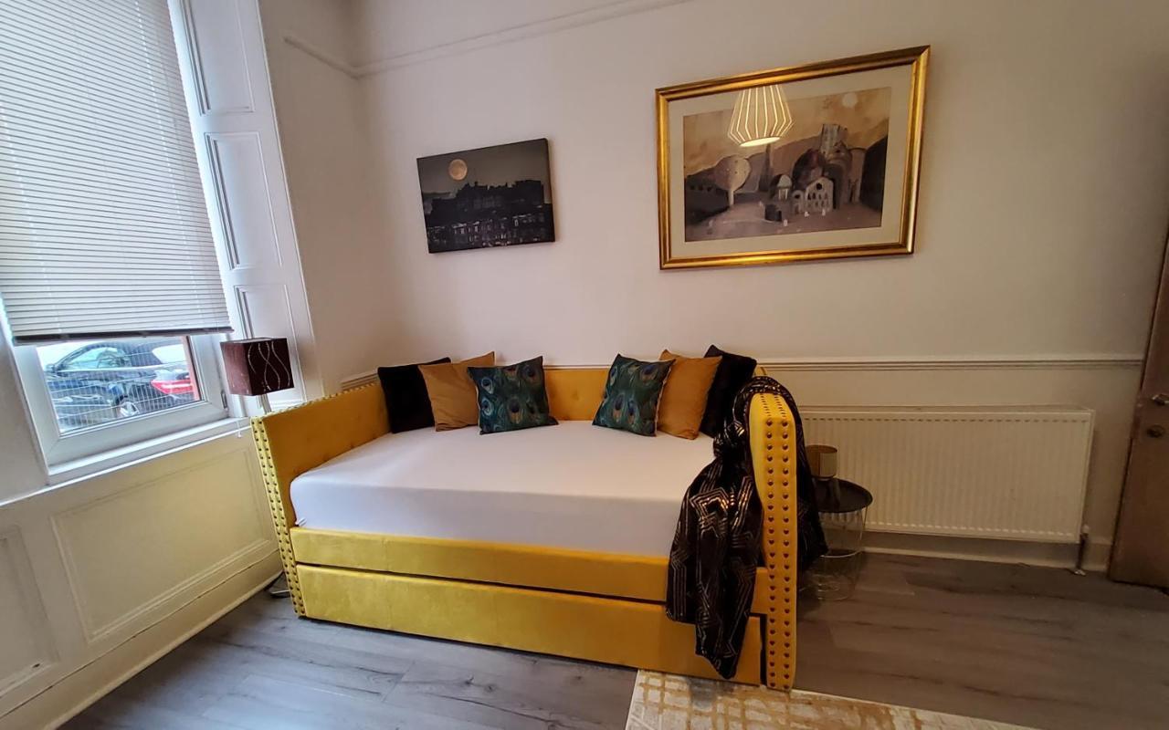 אדינבורו Leith Spectacular Apartment By Sensational Stay Short Lets & Serviced Accommodation With 6 Separate Beds & 2 Baths מראה חיצוני תמונה