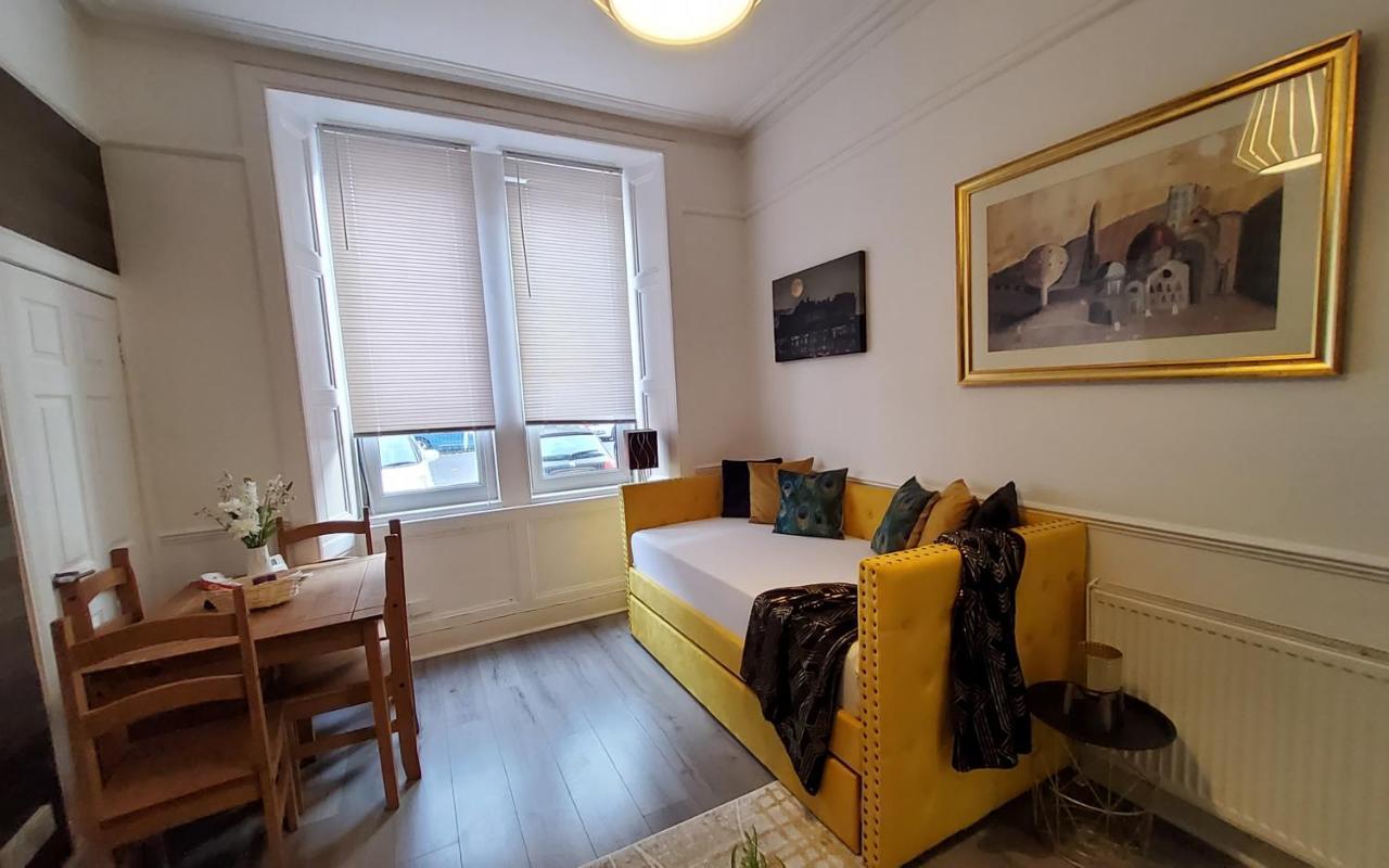 אדינבורו Leith Spectacular Apartment By Sensational Stay Short Lets & Serviced Accommodation With 6 Separate Beds & 2 Baths מראה חיצוני תמונה