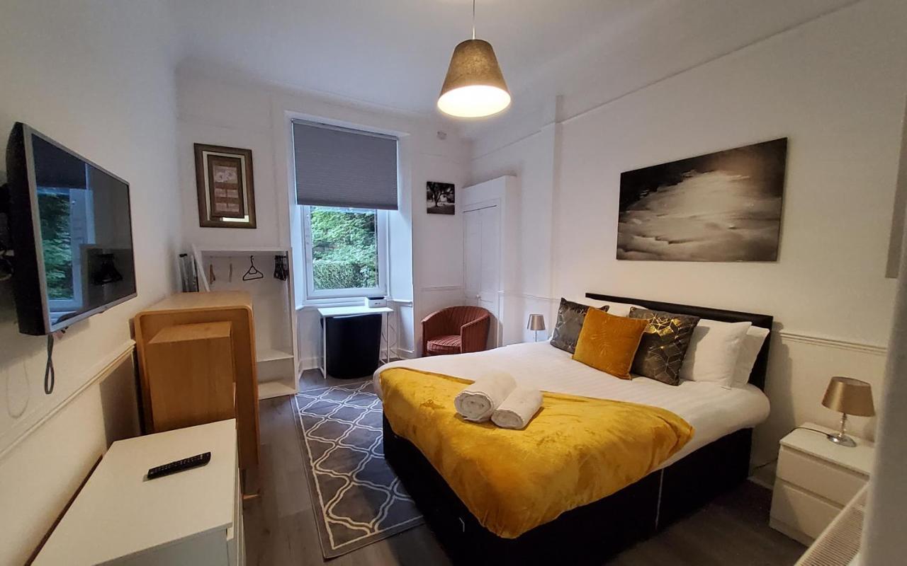 אדינבורו Leith Spectacular Apartment By Sensational Stay Short Lets & Serviced Accommodation With 6 Separate Beds & 2 Baths מראה חיצוני תמונה