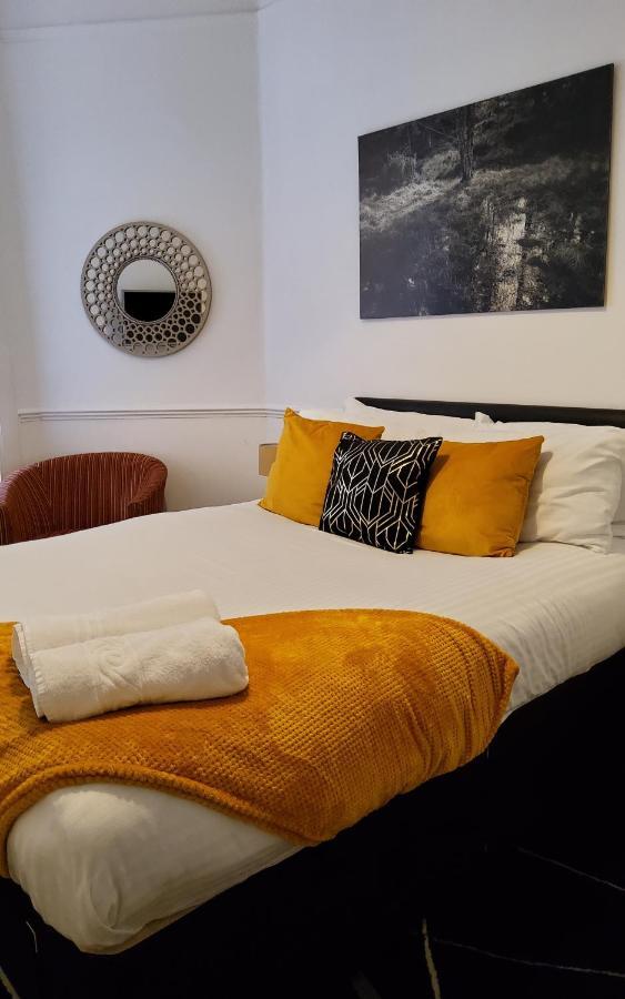 אדינבורו Leith Spectacular Apartment By Sensational Stay Short Lets & Serviced Accommodation With 6 Separate Beds & 2 Baths מראה חיצוני תמונה